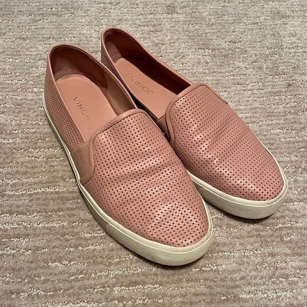 VINCE leather slip on sneakers preowned in good condition. Very comfortable.